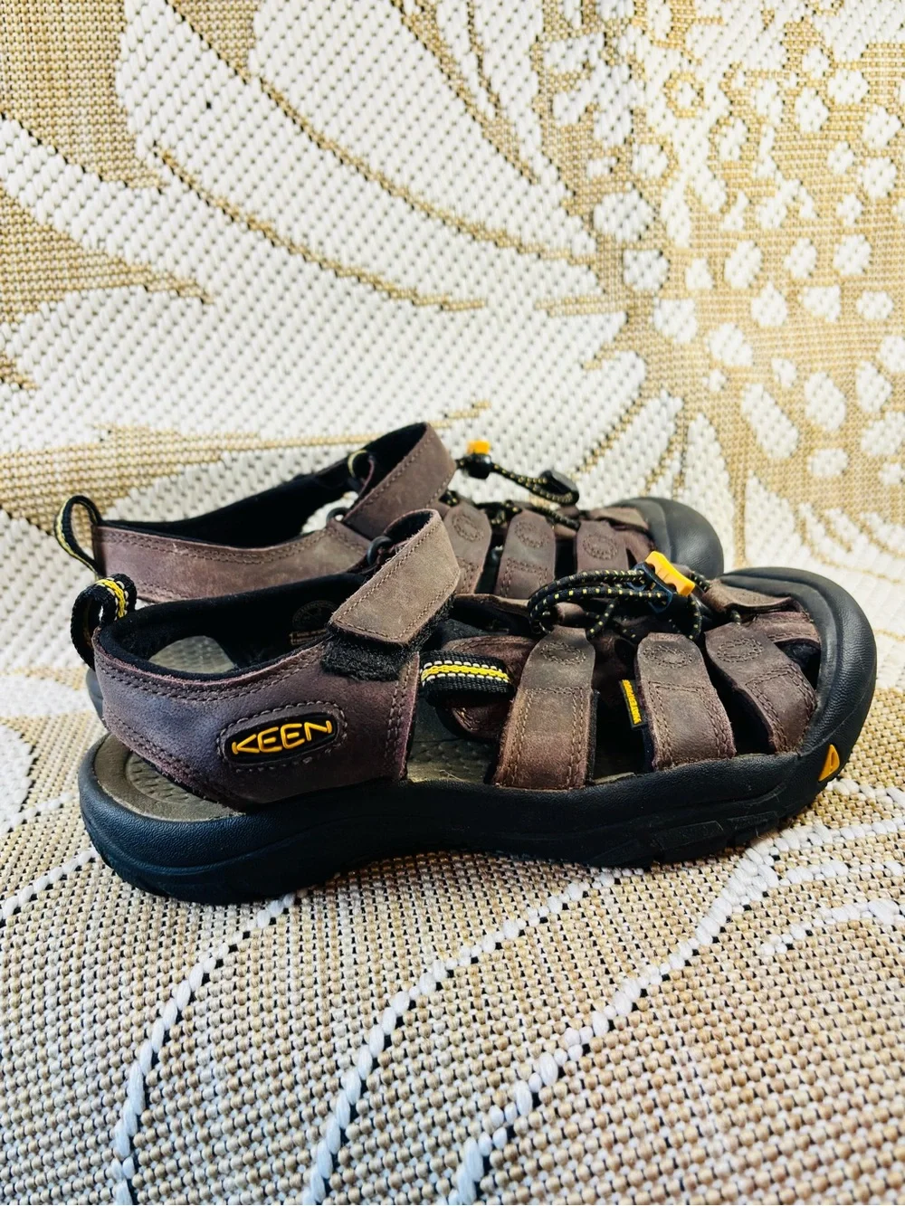 Keen Newport Fisherman Leather Sandals Brown Closed‑Toe Outdoor Shoes Boys Sz 3